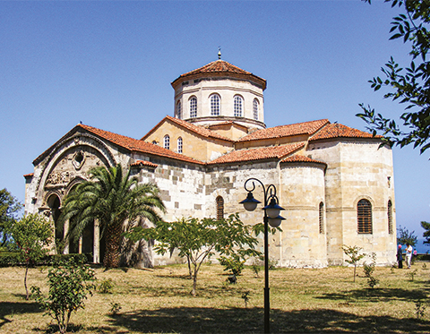 wikip-Hagia_Sophia-_Trabzon.jpg