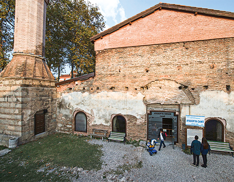 wikip-Iznik_Hagia_Sophia_Mosque_8350.jpg