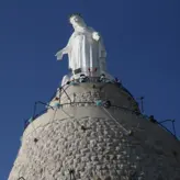 Sanktuarium Matki Bożej Królowej Libanu w górskiej miejscowości Harissa to duchowa stolica libańskich chrześcijan | fot. Mohammed Elshamy/Anadolu Agency/Getty Images Sanktuarium Matki Bożej Królowej Libanu w górskiej miejscowości Harissa to duchowa stolica libańskich chrześcijan | fot. Mohammed Elshamy/Anadolu Agency/Getty Images