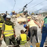 Ratownicy na gruzach | fot. María Eugenia Paredes, Wolontariat Pallotyński przy parafii w Guarenas Ratownicy na gruzach | fot. María Eugenia Paredes, Wolontariat Pallotyński przy parafii w Guarenas