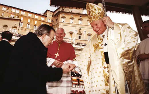  Jan Paweł II z Giulio Andreottim, dożywotnim senatorem; Rzym, listopad 2002 fot. ANTONIO SCATTOLON/East News