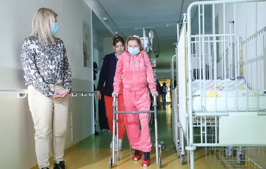 Pierwszy w Polsce przeszczep serca transportowanego z zagranicy za pomocą urządzenia OCS Heart. Kardiochirurdzy z Warszawskiego Uniwersytetu Medycznego przeszczepili serce 14-latce, pobrane od dawcy na Litwie, Warszawa, 20.01. 2025 r. fot. PaweŁ WodzyŃski/East News