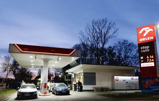 Tyle trzeba było zapłacić za paliwo 31 marca, już po wejściu w życie ustawy obniżającej ceny paliw fot. Dawid Wolski/ East News