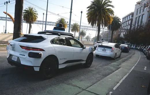 Autonomiczne taksówki na ulicach San Francisco, grudzień 2025 roku fot. Justin Sullivan/ Getty Images