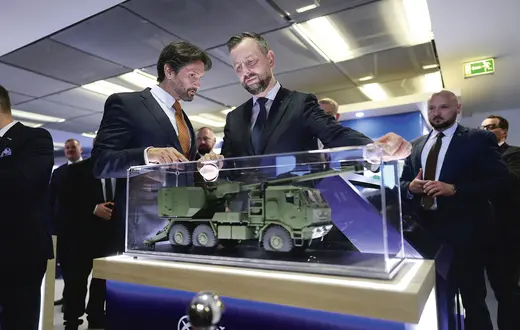 Wicepremier i minister obrony narodowej Władysław Kosiniak-Kamysz w czasie targów obronności Defence24 Days w maju 2026 r. Według planu w przyszłym roku na zbrojenia wydamy prawie 200 mld zł, czyli 4,5 proc. PKB | fot. Filip Naumienko/Reporter/East News