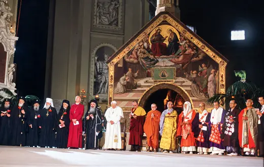 Jan Paweł II podczas Światowego Dnia Modlitwy o Pokój z udziałem przedstawicieli różnych religii, Asyż, 27 października 1986 r. | Fot. Zihnioglu/Sipa Press/East News