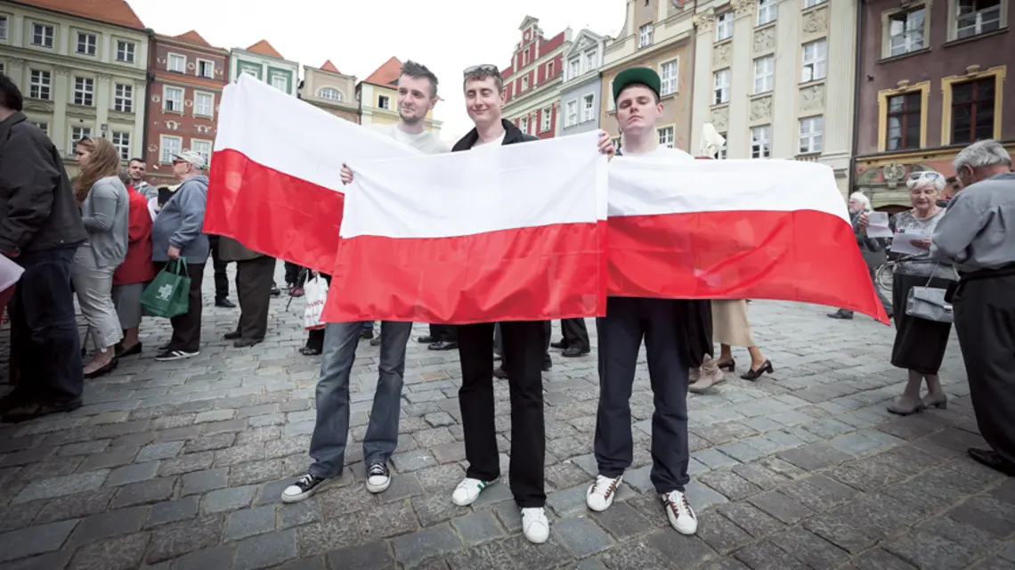 Patriotyzm młodych to patriotyzm pragmatyczny i pozytywistyczny, przeznaczony na czas pokoju, bo dla dzisiejszych nastolatków wojna to tylko temat lekcji historii