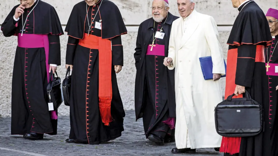 Ojcowie synodalni z papieżem Franciszkiem / fot. PAP