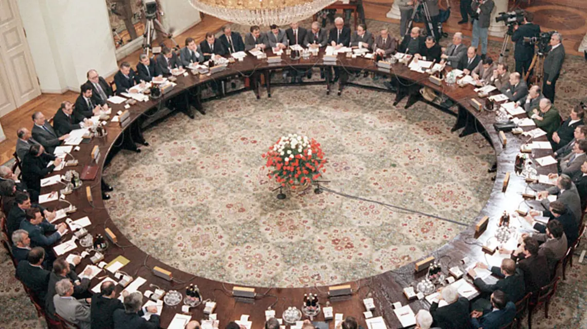 Obrady okrągłego stołu / fot. PAP