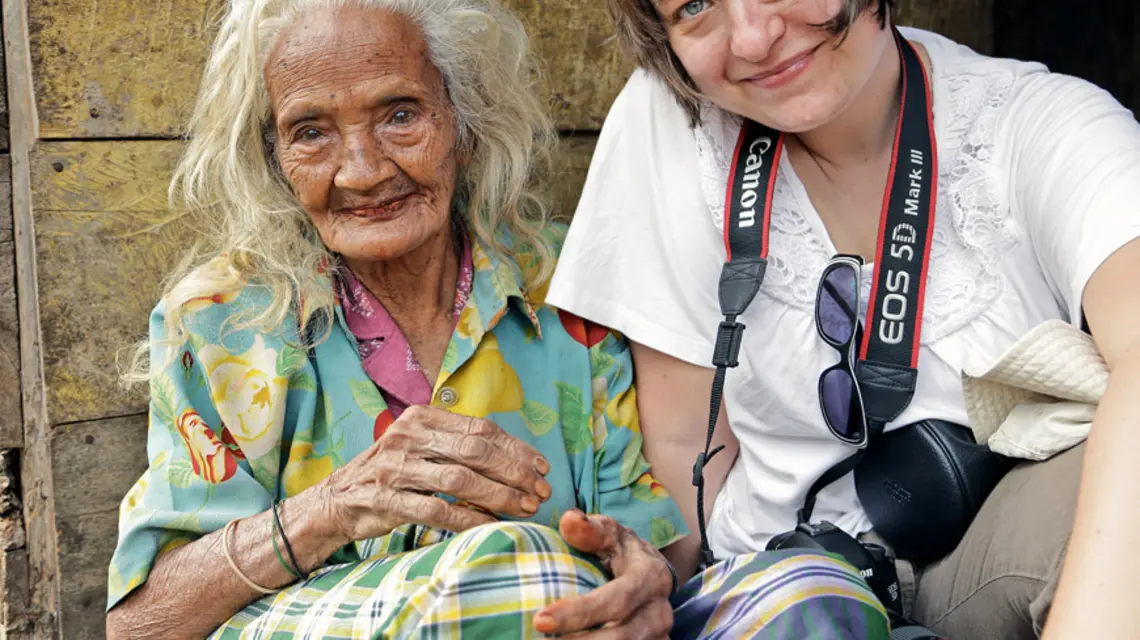 Podczas pracy nad filmem dokumentalnym na wyspie Flores w Indonezjii