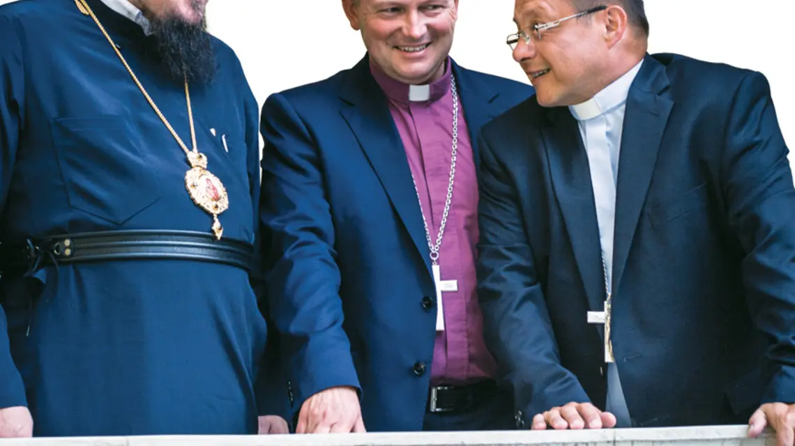Rozmówcami Poniewierskiego są prawosławny biskup – Jerzy Pańkowski, luteranin – bp Marcin Hintz i biskup pomocniczy krakowski Grzegorz Ryś / fot. W. Karliński