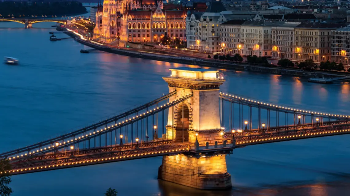 Dzieki reformom rządu W. Orbana coraz więcej gotówki zostaje w kieszeniach przeciętnych Węgrów / fot. Fotolia