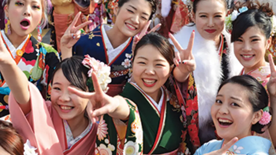 FOT. NURPHOTOREX/SHSHUTTERSSTOCK-EAST NEWS. Seijin-shiki, czyli ceremonia osiągnięcia dojrzałości. W Japonii ukończenie 20 lat pozwala na uczestniczenie w życiu politycznym oraz legalne picie alkoholu