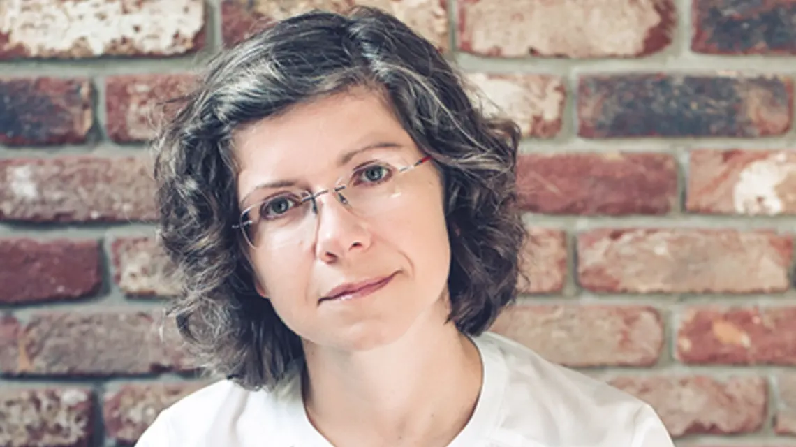 FOT. MAGDALENA KSIĄŻEK. Marta Titaniec. Odpowiedzialna za projekty zagraniczne w Caritas Polska. Zaangażowana w pomoc uchodźcom syryjskim. Mieszka w Warszawie.