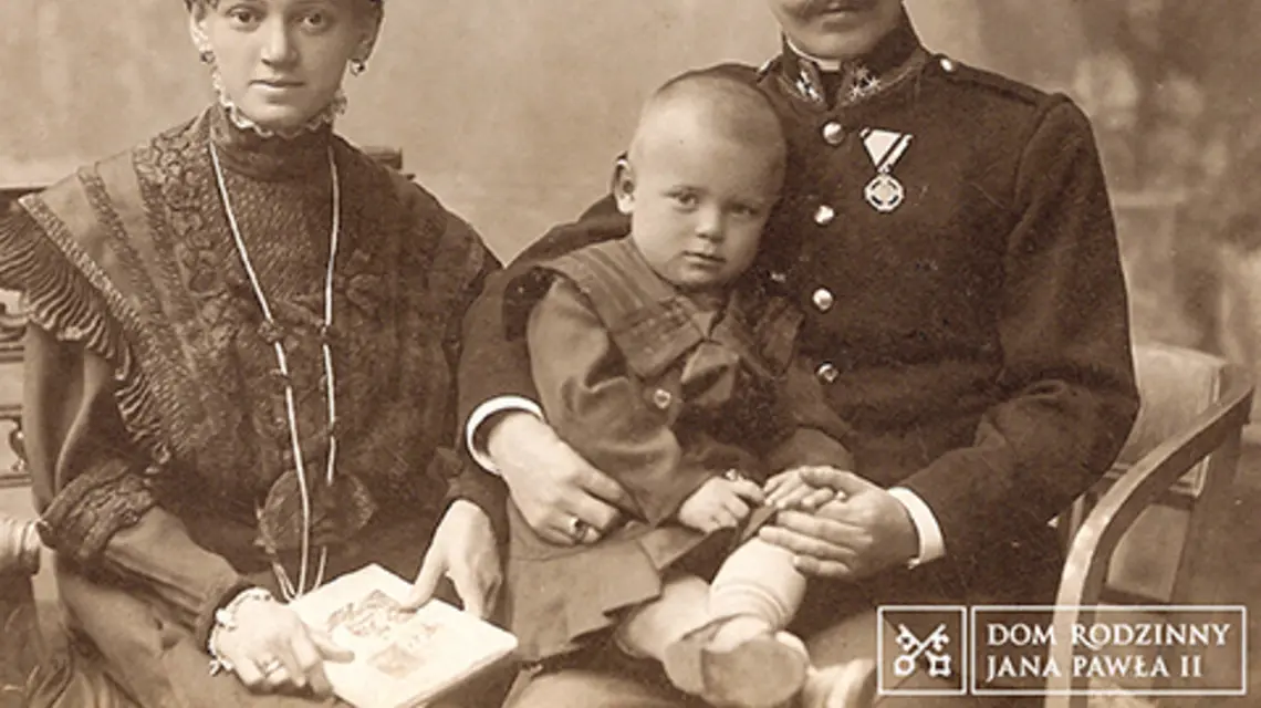 FOT. FOTOGRAFIA ZE ZBIORÓW MUZEUM DOM RODZINNY OJCA ŚWIĘTEGO JANA PAWŁA II W WADOWICACH