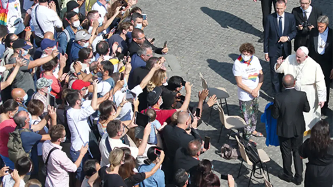 Papież Franciszek spotkał się z członkami włoskiego katolickiego stowarzyszenia Tenda di Gionata - członkowie to rodzice osób ze środowiska LGBT fot. Grzegorz Galazka/Mondadori Portfolio/Getty Images