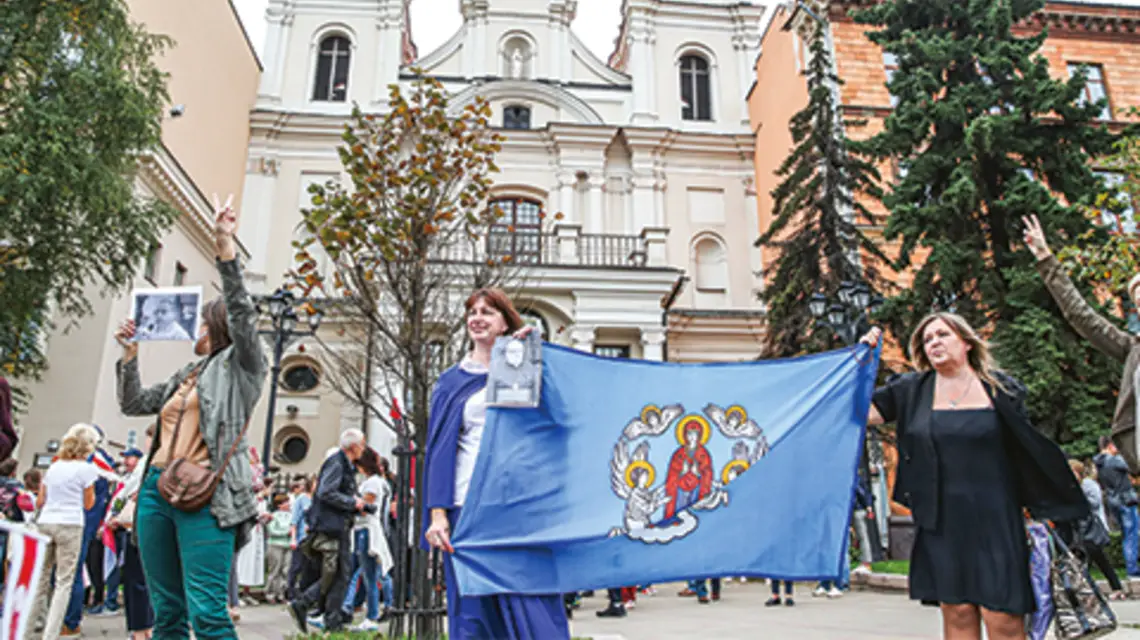 Katolicy na Białorusi od początku września czekali na powrót abp. Tadeusza Kondrusiewicza. Doczekali się w wigilię Bożego Narodzenia fot. Natalia Fedosenko /TASS-Getty Images