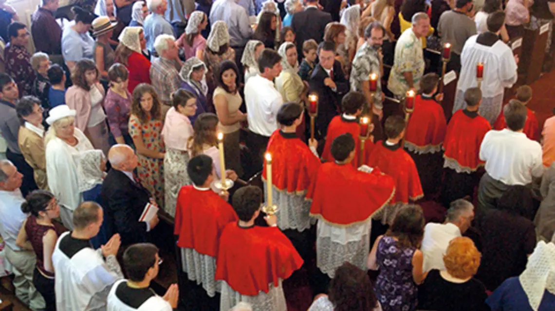 Na zdjęciu liturgia trydencka w jednym z kościołów w Kalifornii fot. Geraldine Wilkins Los Angeles Times/Getty Images