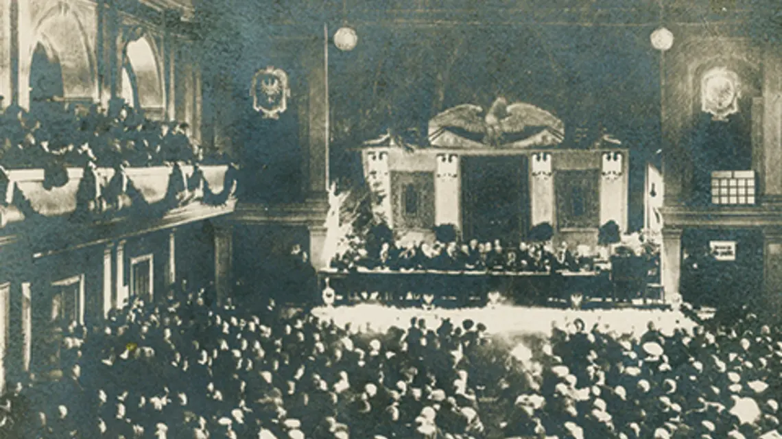 W pierwszym posiedzeniu Polskiego Sejmu Dzielnicowego 3 grudnia 1918 r. w Poznaniu brało udział około 1,1 tys. delegatów. fot. fot. Wielkopolskie Muzeum Niepodległości w Poznaniu