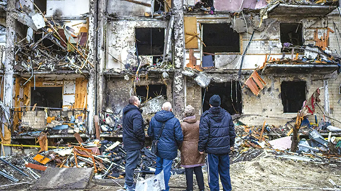  Od czwartku, kiedy Ukraina została zaatakowana, do niedzieli życie straciło ponad 350 cywilów, w tym 16 dzieci, fot. Emilio Morenatti/AP-East News
