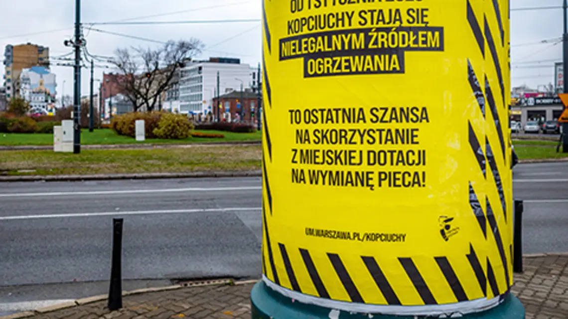 Banner informujacy o możliwości wymiany kopciucha, 09.12.2022 Warszawa. Fot. Arkadiusz Ziółek/East News