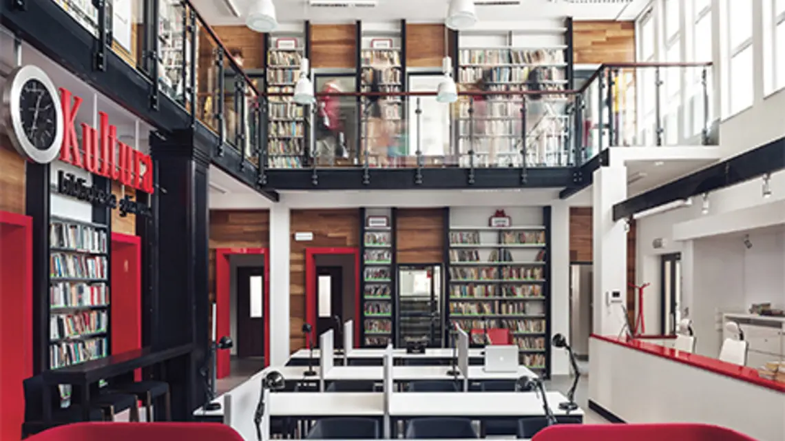 Stacja Kultura. Biblioteka główna na dworcu kolejowym w Rumi została uznana za najpiękniejszą na świecie | fot. www.bibliotekarumia.pl