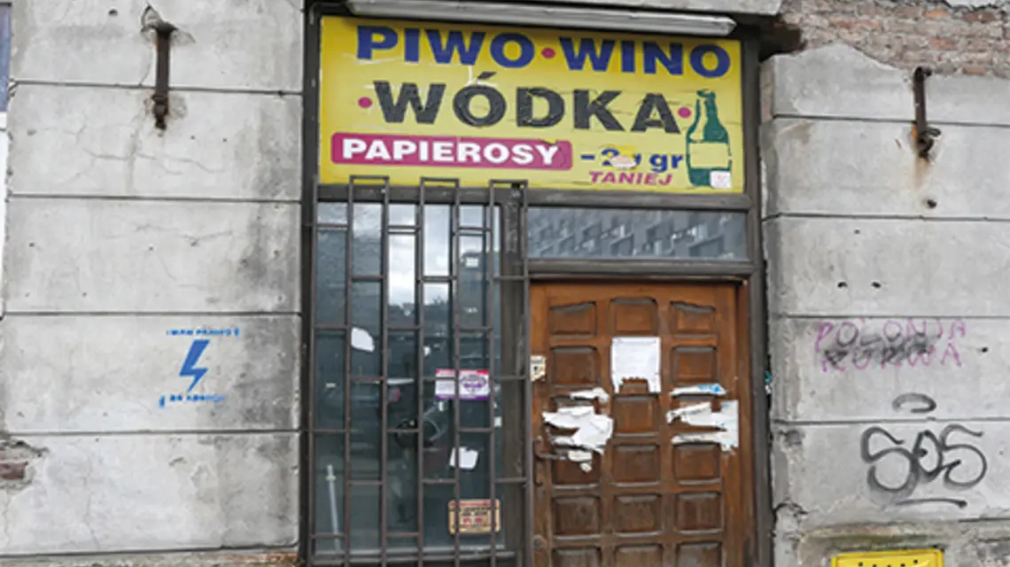 Sklep monopolowy przy ul. Pereca w Warszawie, marzec 2021 r. | fot. Marek Szymanski/REPORTER/East News