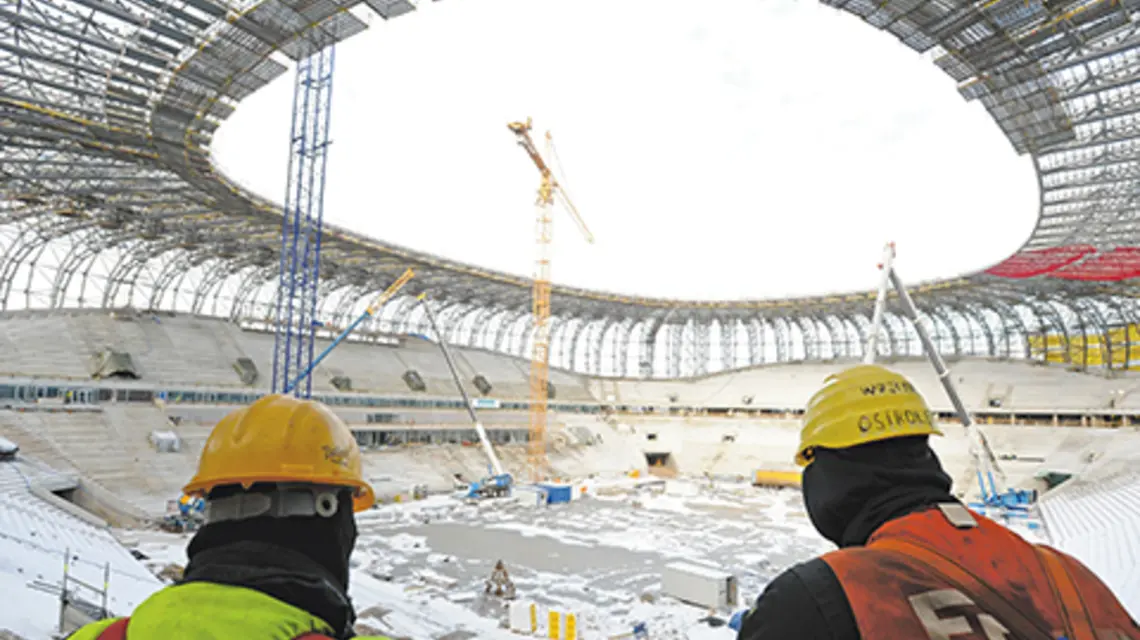 Budowa stadionu w Gdańsku – jednej z czterech polskich aren, na których rozegrano finały piłkarskiego Euro 2012 | fot. Wojciech Stróżyk/Reporter/East News