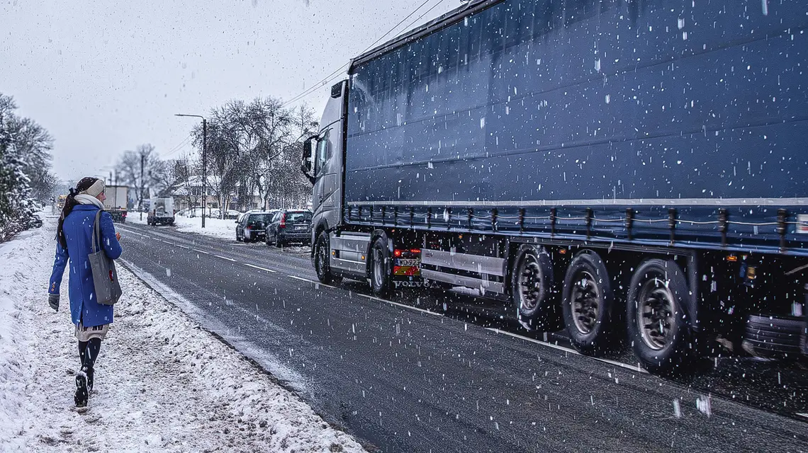  Tylko na ponaddwuprocentowe podwyżki mogli liczyć pracownicy transportu i logistyki, co dobrze oddaje zadyszkę, w jaką wpadła ta branża w ostatnich miesiącach fot. Eryk Stawinski/REPORTER/East News