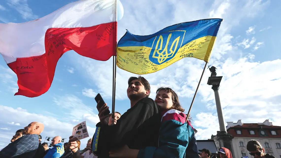 Manifestacja poparcia dla Ukrainy w Dzień Niepodległości naszych wschodnich sąsiadów, plac Zamkowy w Warszawie, 24 sierpnia 2025 r. fot. Jakub Porzycki/ Anadolu/Getty Images