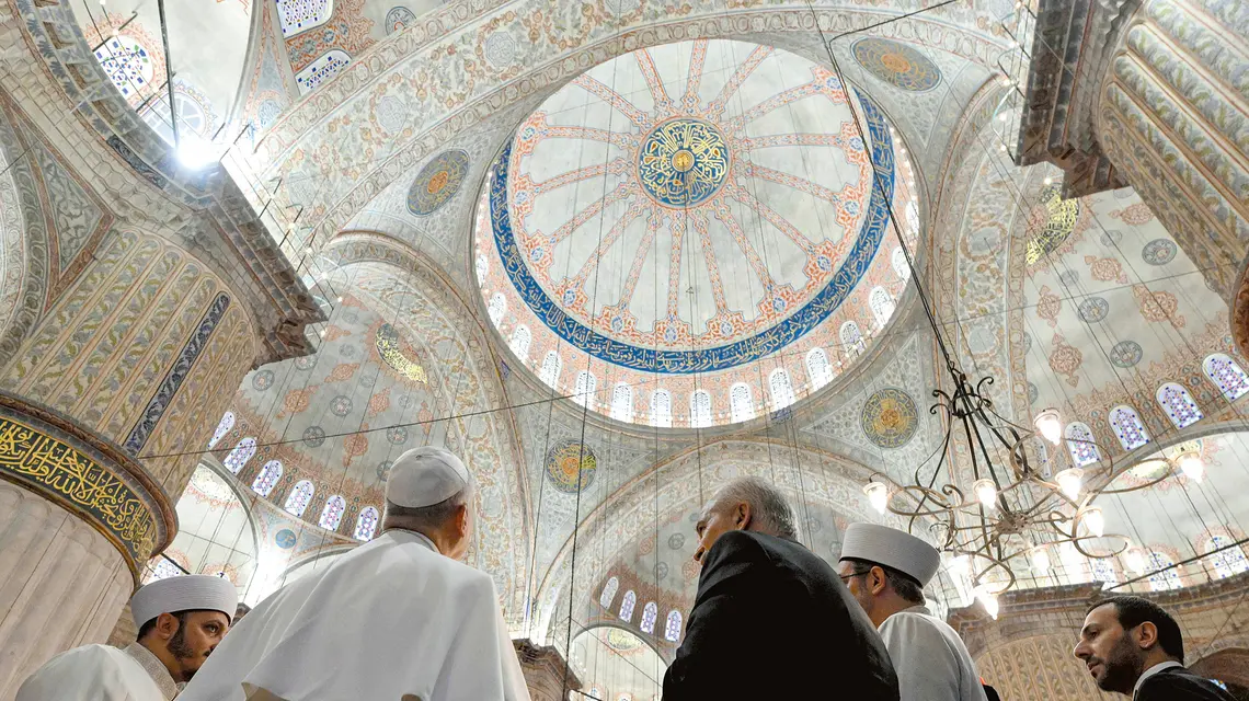 Leon XIV w Błękitnym Meczecie w Stambule, 29 listopada 2025 r. fot. Simone Risoluti/ Vatican Media/ Vatican Pool/Getty Images