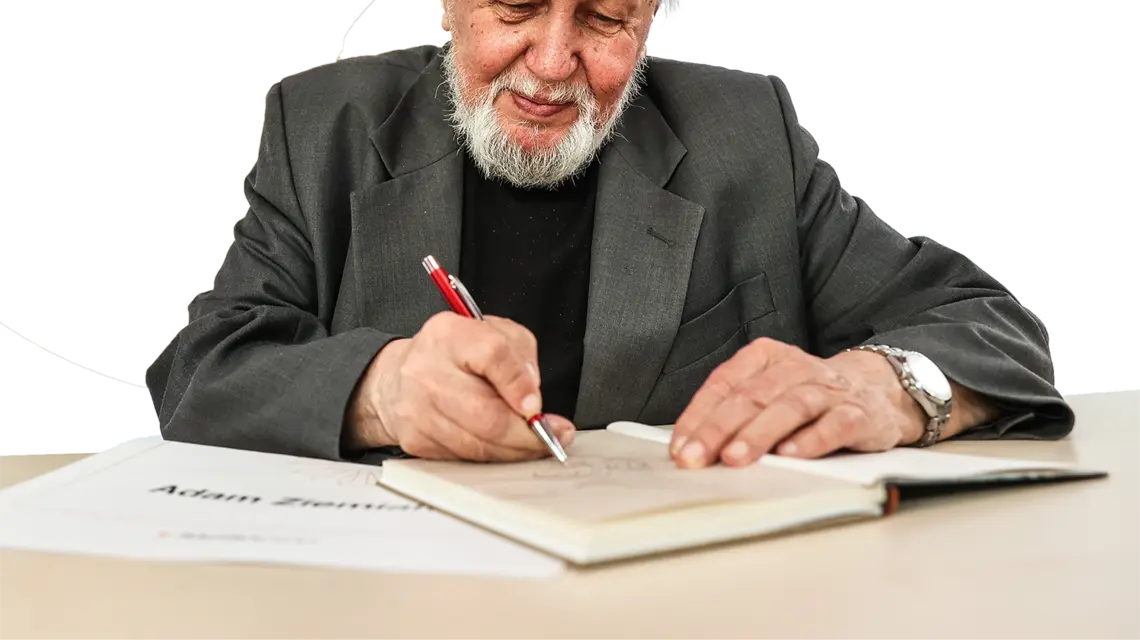 Adam Ziemianin w czerwcu w Kielcach otrzymał medal Per Artem Ad Deum przyznawany pod patronatem Dykasterii ds. Kultury i Edukacji fot. materiały prasowe