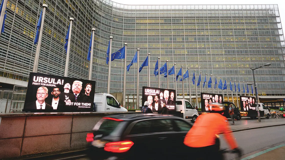 Protest przed siedzibą Komisji Europejskiej przeciwko wszechwładzy wielkich korporacji w internecie, Bruksela, 19 listopada 2025 r. fot. Thierry Monasse/Getty Images