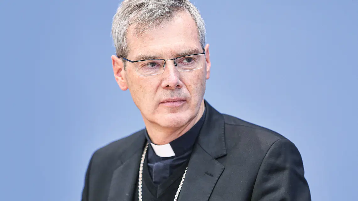 Bp Heiner Wilmer, nowy przewodniczący niemieckiego episkopatu, będzie kontynował prace tzw. drogi synodalnej, ale chce zyskać dla nich przychylność Watykanu Fot. IMAGO/East News