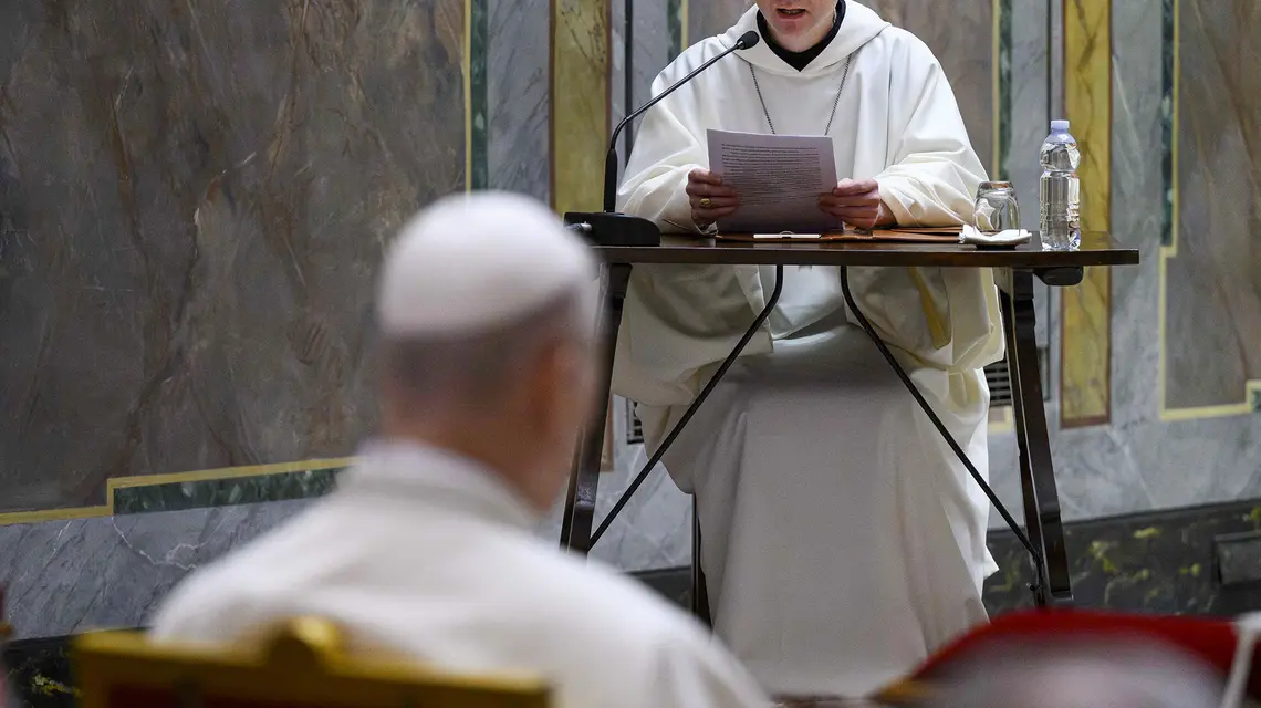 Bp Erik Varden podczas głoszenia nauk rekolekcyjnych dla papieża Leona XIV i Kurii Rzymskiej, Watykan, luty 2026 r. fot. Simone Risoluti/Vm/ ABACAPRESS/east news