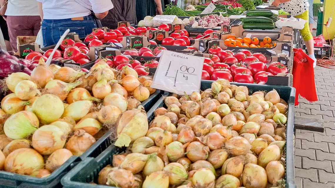 Zakupy na łódzkim Górniaku, czerwiec 2025 r. fot. Piotr Kamionka/REPORTER/east news