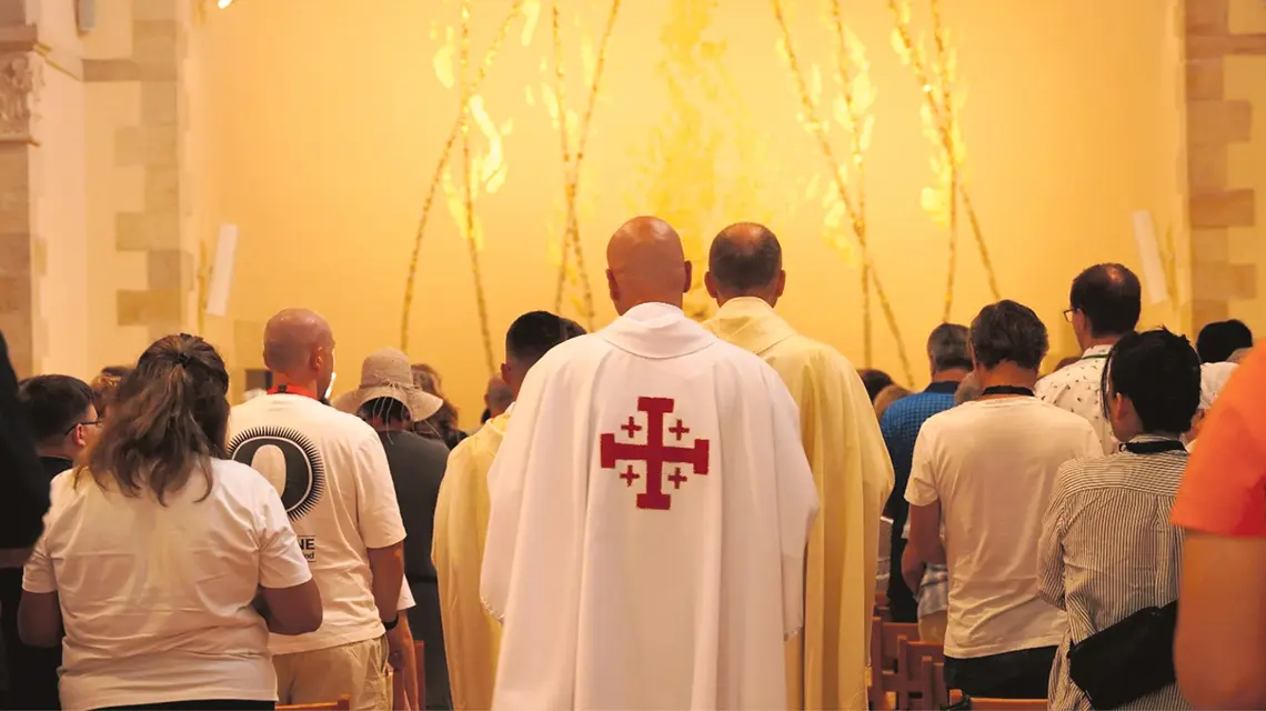 Od 1957 r. msza św. we wspólnocie odprawiana jest we współczesnym języku hebrajskim. W opracowaniu są nowe tłumaczenia oficjalnych ksiąg liturgicznych i innych materiałów