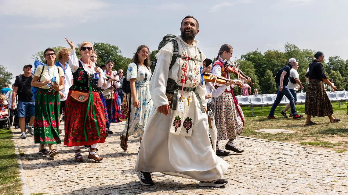 Uczestnicy 45. Pieszej Pielgrzymki Góralskiej zmierzają na Jasną Górę, Częstochowa, 31 lipca 2026 r. | Fot. Karol Porwich/East News