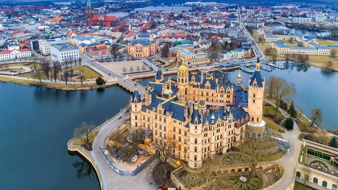 Zamek w Schwerinie – siedziba parlamentu Meklemburgii-Pomorza Przedniego | Fot. Peter Schellig/Travel Collection/East News