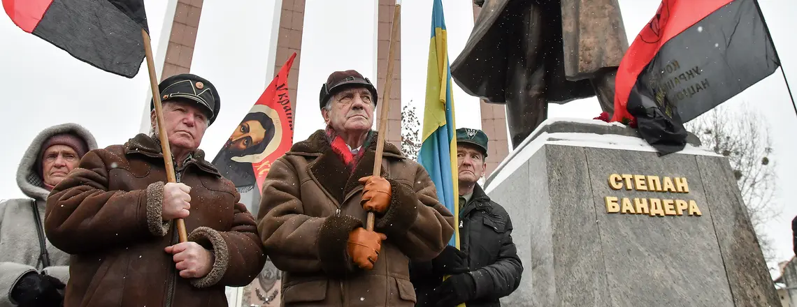 Dla jednych zbrodniarz, dla innych bohater – dla niektórych Ukraińców Stepan Bandera wciąż pozostaje bojownikiem o wolny kraj, uosabiającym opór przeciwko reżimowi ZSRR. Na zdjęciu: obchody 117. rocznicy urodzin Bandery, Lwów, 1 stycznia 2026 r. | fot. Beata Zawrzel/REPORTER/East News
