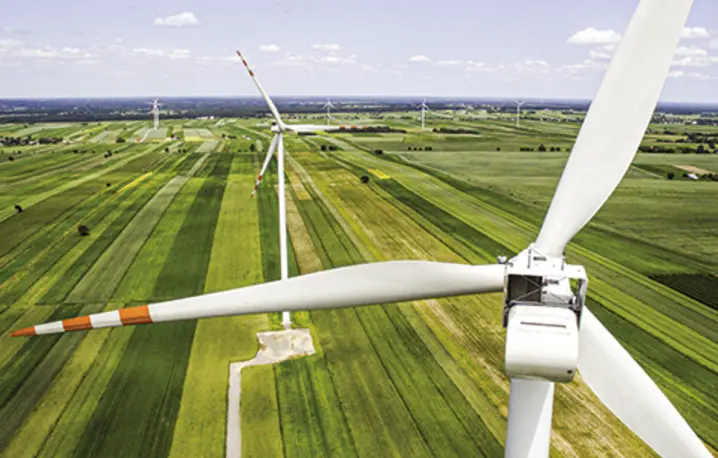 12% energii uzyskaliśmy w 2019 r. z odnawialnych źródeł fot. Leszek Wdowiński/PAP