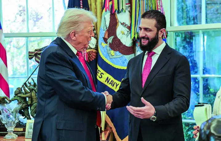 Donald Trump wita prezydenta Syrii Ahmada asz-Sharę w Białym Domu, Waszyngton, 10 listopada 2025 r. fot. AFP/East News