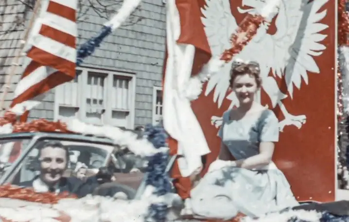 Zdjęcia z kolekcji filmów Victorii Agathy Wielgus Sendry oraz z kolekcji filmów rodziny Cebulskich Źródło: serwisnaukowy.uw.edu.pl