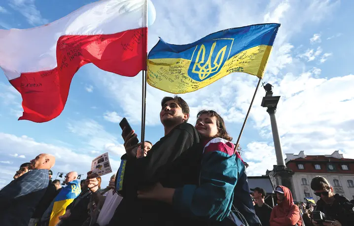 Manifestacja poparcia dla Ukrainy w Dzień Niepodległości naszych wschodnich sąsiadów, plac Zamkowy w Warszawie, 24 sierpnia 2025 r. fot. Jakub Porzycki/ Anadolu/Getty Images