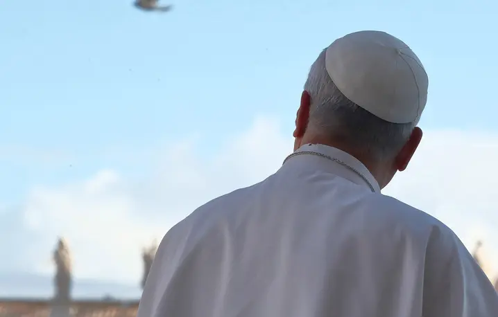 Papież Leon XIV w czasie audiencji generalnej na placu Świętego Piotra, Watykan, 19 listopada 2025 r. fot. Grzegorz Gałązka/Getty Images