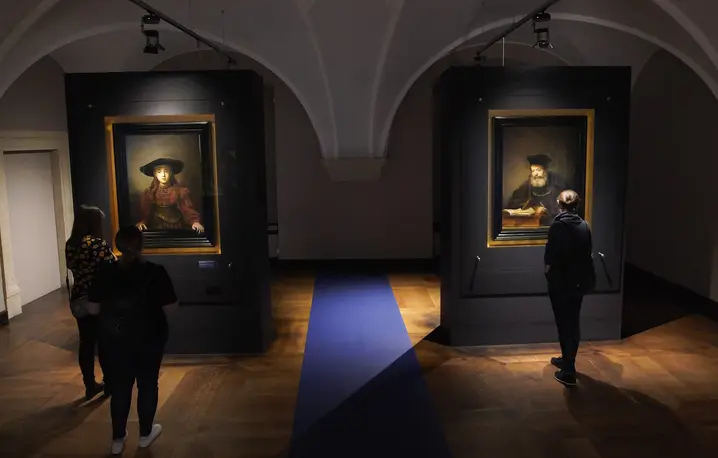 Dzieła Rembrandta van Rijna: Dziewczyna w ramie obrazu oraz Uczony przy pulpicie, Zamek Królewski, Warszawa, 5 października 2019 r. fot. Jaap Arriens/ Xinhua News/East News
