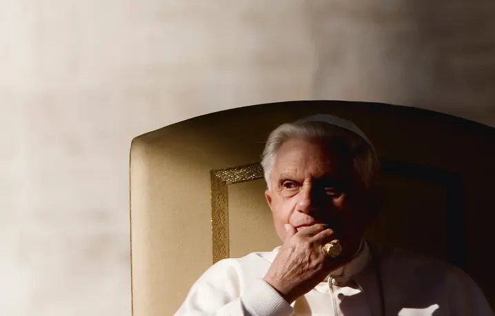 Benedykt XVI podczas audiencji generalnej, Watykan, 22 listopada 2006 r. fot. Alessandra Benedetti/Corbis/Getty Images