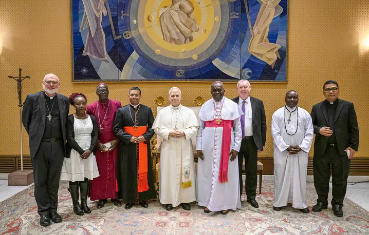 Papież z delegacją Programu Stosunków Chrześcijańsko- -Muzułmańskich w Afryce, 25 marca 2026 r. Zdominowana przez wyznawców islamu Algieria będzie naturalnym miejscem kontynuacji międzyreligijnego dialogu, który papież sygnalizował podczas pierwszej podróży apostolskiej do Turcji i Libanu fot. IMAGO/EAST NEWS