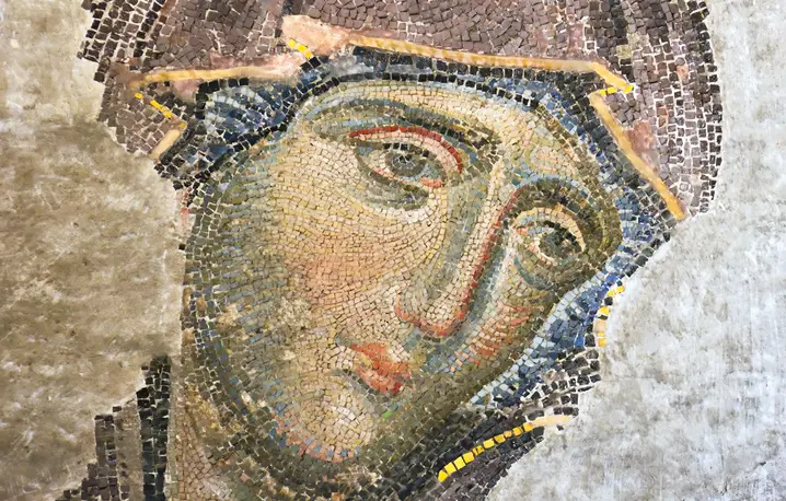Mozaika z XIII wieku, przedstawiająca Matkę Boską. Znajduje się w górnej galerii świątyni Hagia Sophia w Stambule w Turcji fot. zn/mGetty Images