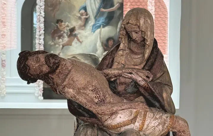 Opłakiwanie Chrystusa, rzeźba prawdopodobnie autorstwa tzw. Mistrza Drzwi z Altötting z początku XVI w. Przykład późnogotyckiej duchowości pasyjnej, włączającej widza emocjonalnie w scenę żałoby | fot. ks. Wojciech Nowicki